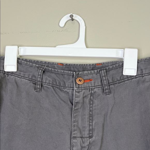 Tommy Bahama Men's Gray Casual Shorts - Picture 2 of 8